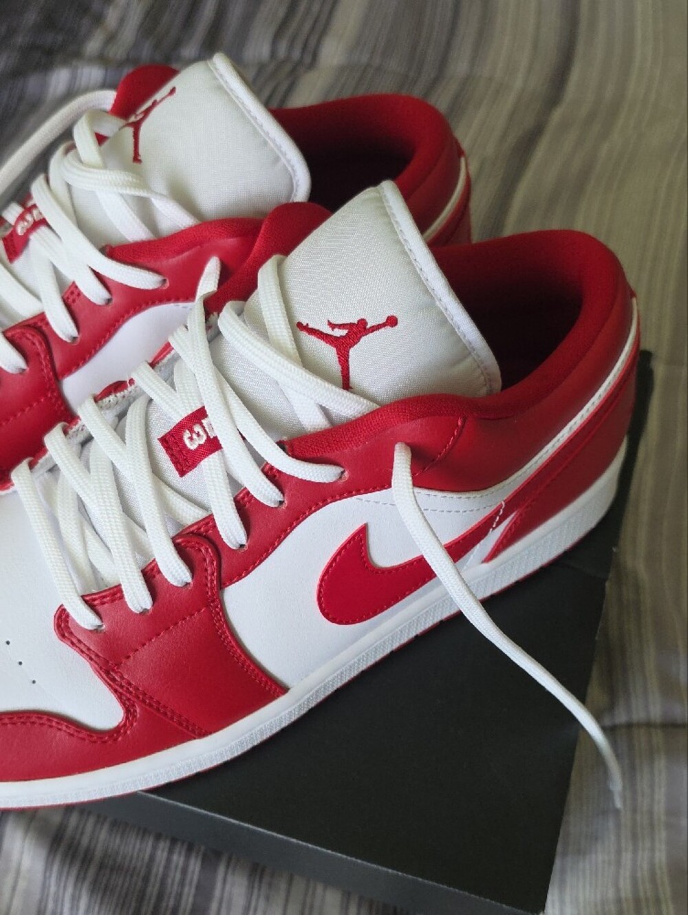 Jordan Low Retro 1 - Picture 3 of 9
